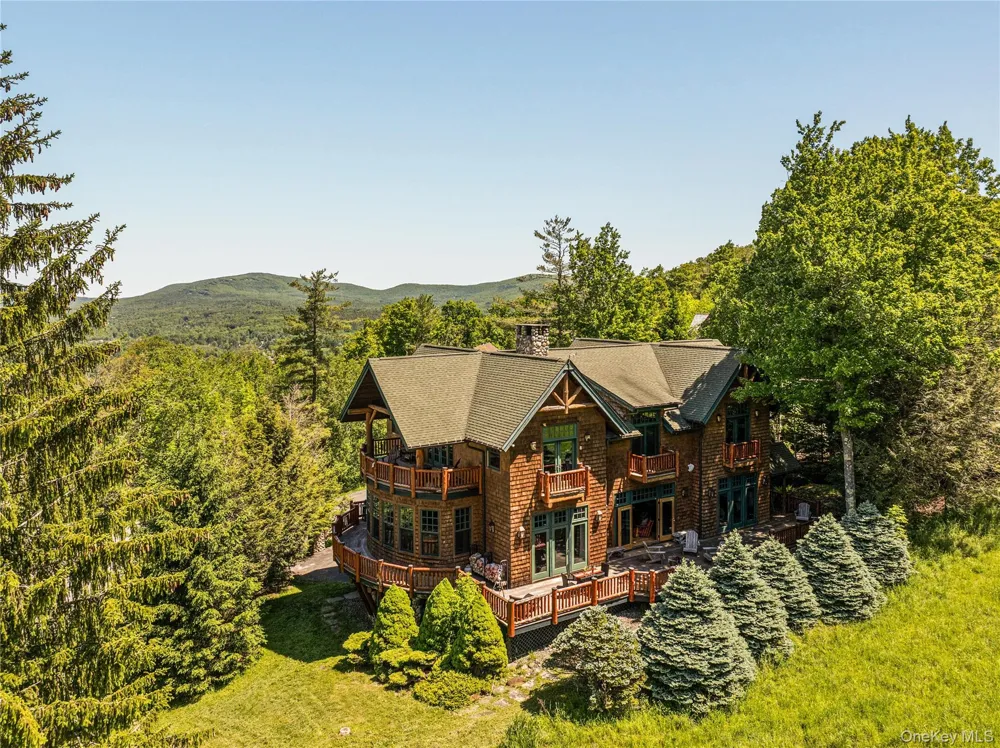 6 White Way Windham, NY 12496