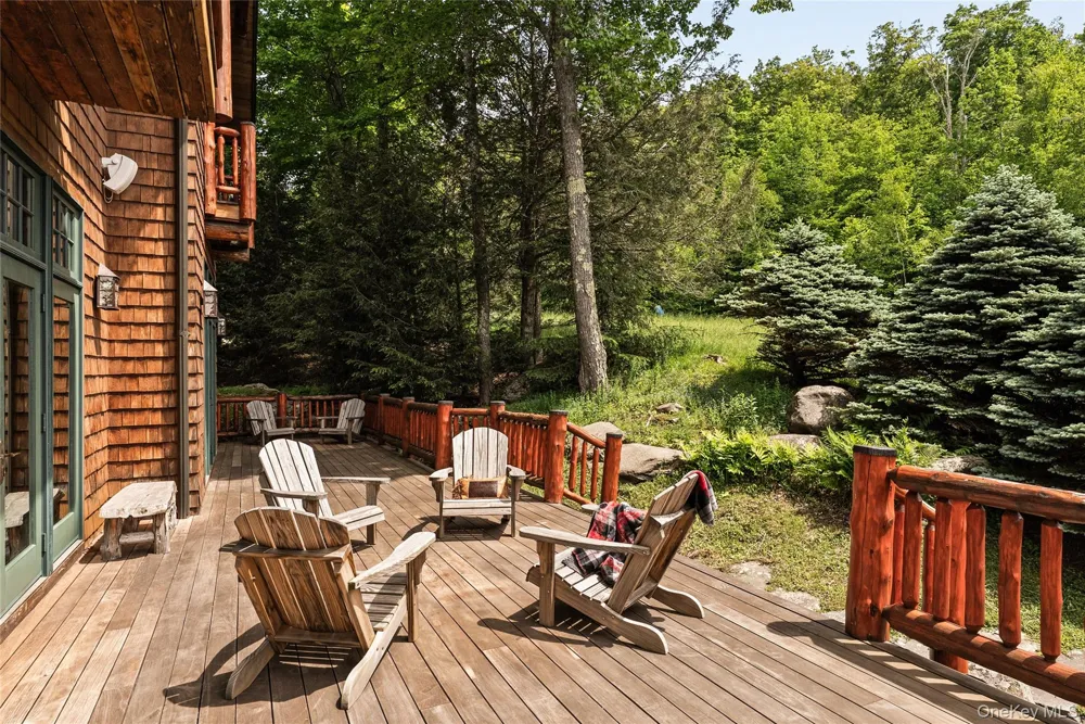 6 White Way Windham, NY 12496