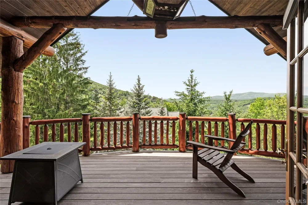 6 White Way Windham, NY 12496