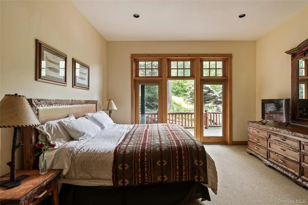 6 White Way Windham, NY 12496