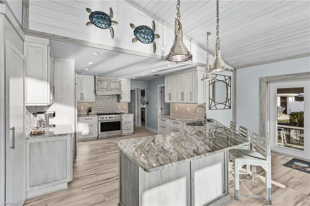 2823 8th Avenue St. James City, FL 33956