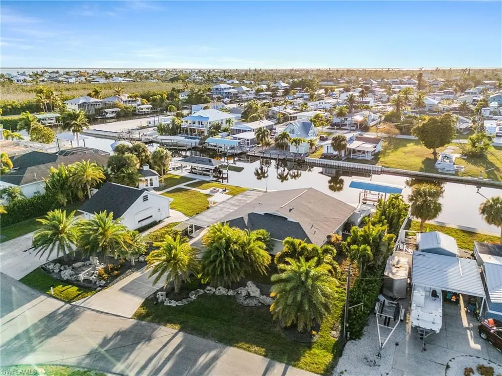 2823 8th Avenue St. James City, FL 33956