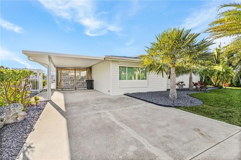 2823 8th Avenue St. James City, FL 33956