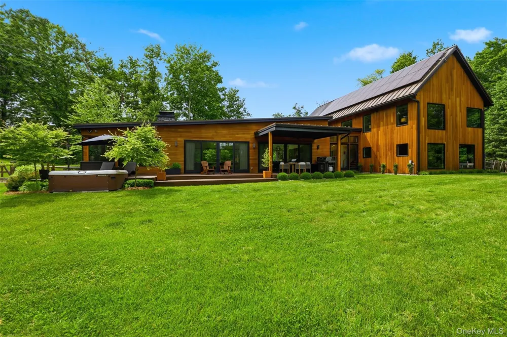 44 Woodlands Trail Clinton Corners, NY 12514