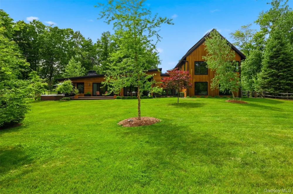 44 Woodlands Trail Clinton Corners, NY 12514