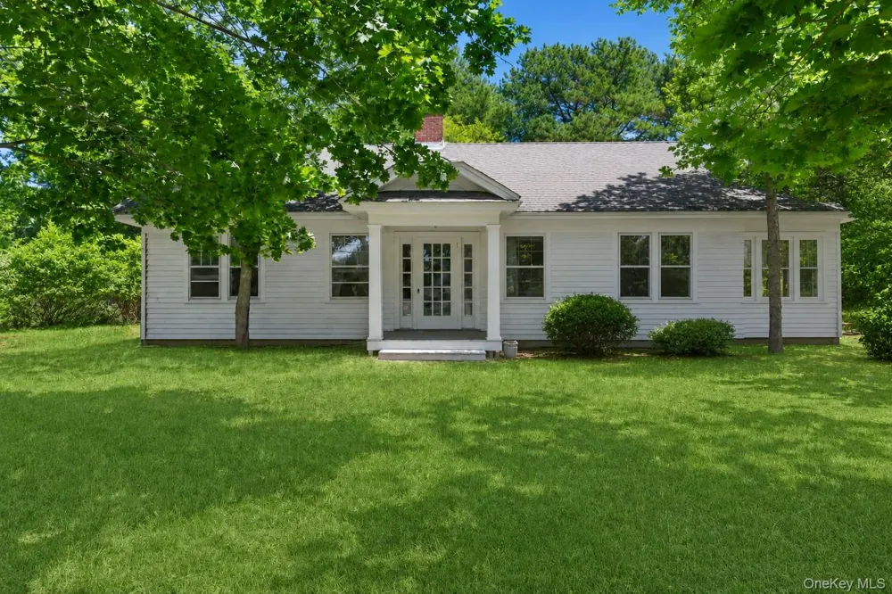 108 Jessup Avenue Quogue, NY 11959