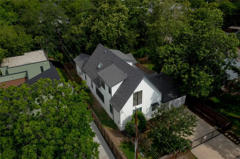 3102 Brinwood Avenue Austin, TX 78704