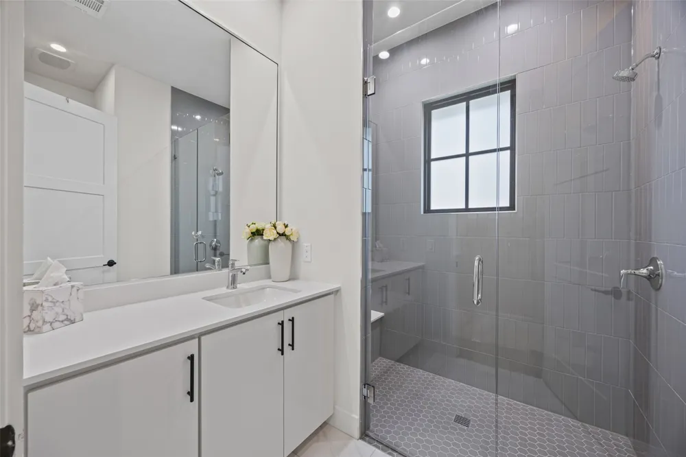 3102 Brinwood Avenue Austin, TX 78704