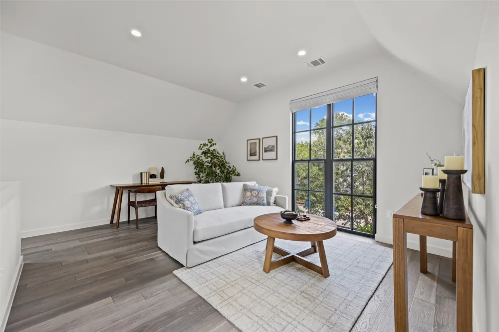 3102 Brinwood Avenue Austin, TX 78704