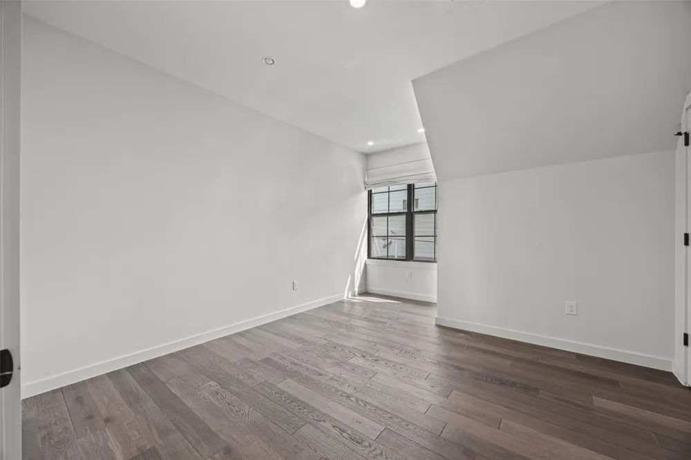 3102 Brinwood Avenue Austin, TX 78704