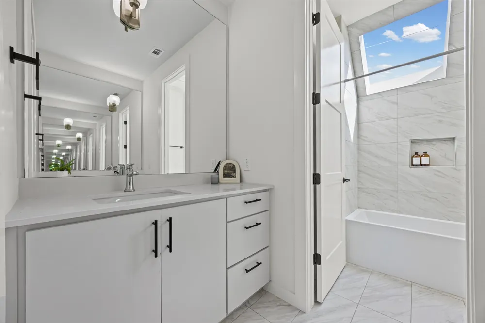 3102 Brinwood Avenue Austin, TX 78704