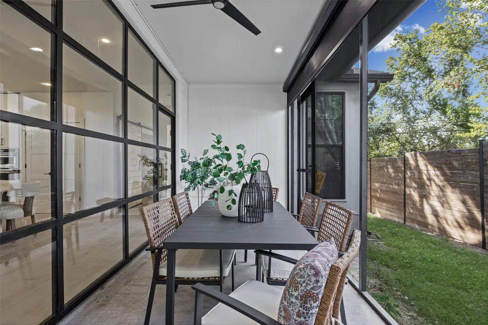 3102 Brinwood Avenue Austin, TX 78704