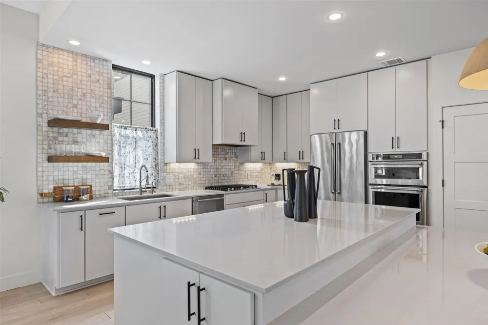 3102 Brinwood Avenue Austin, TX 78704