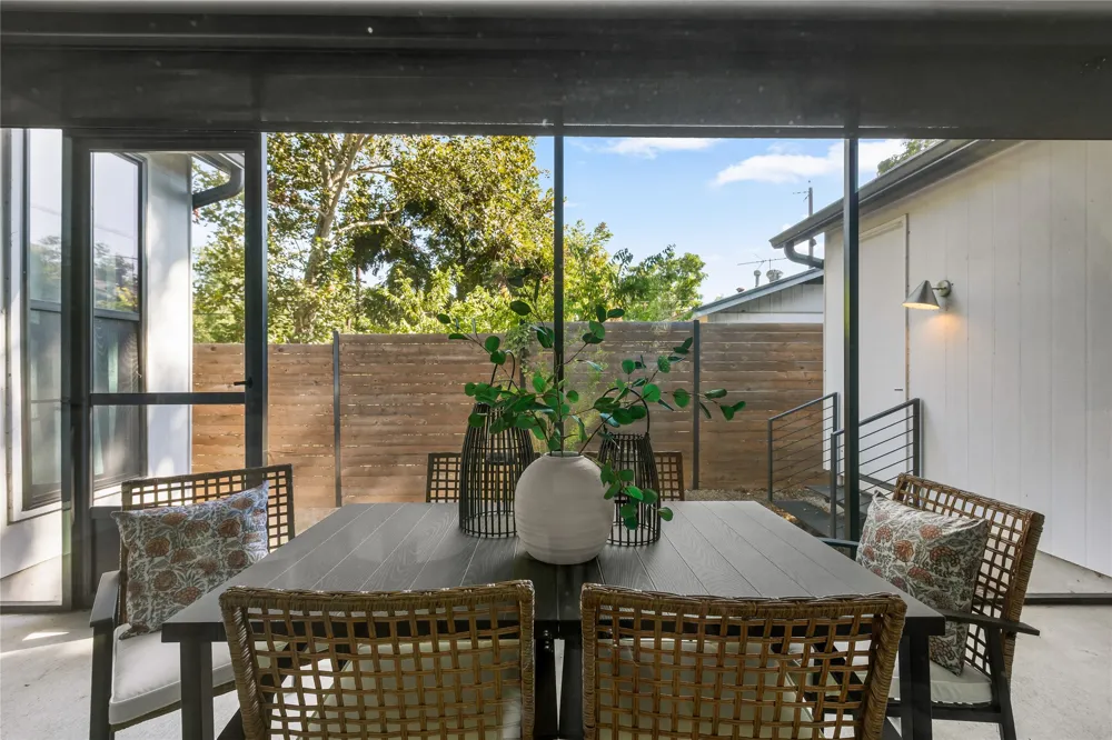 3102 Brinwood Avenue Austin, TX 78704