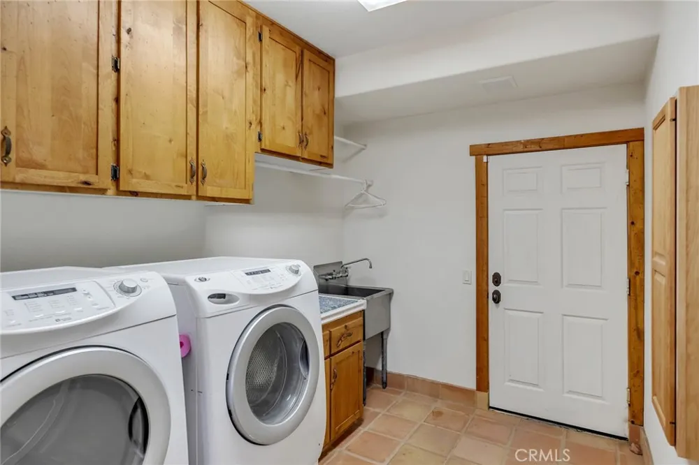 8334 Sky Line Pinon Hills, CA 92372
