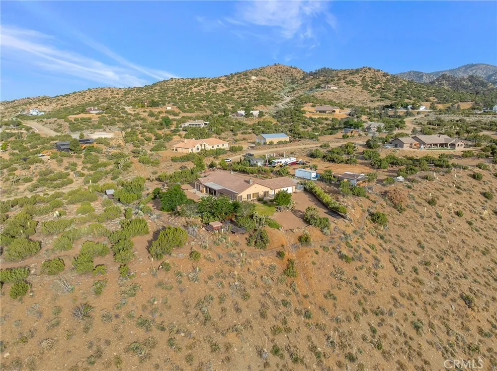 8334 Sky Line Pinon Hills, CA 92372