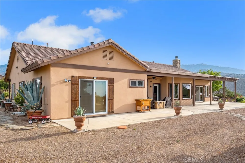 8334 Sky Line Pinon Hills, CA 92372