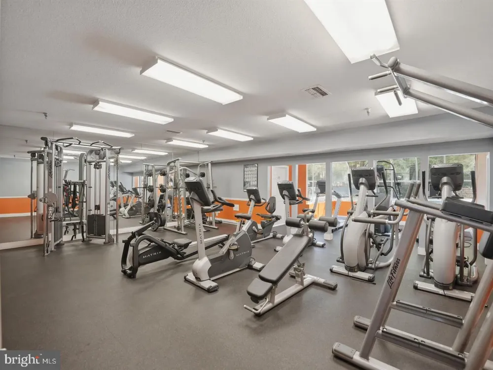 3307 WYNDHAM CIRCLE #1166 Alexandria, VA 22302