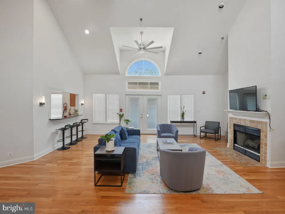 3307 WYNDHAM CIRCLE #1166 Alexandria, VA 22302