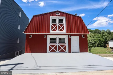 562 PEACOCK STREET #FL 1