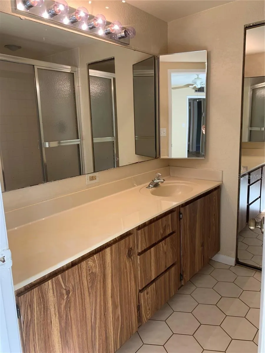 2602 7TH COURT #15 Palm Harbor, FL 34684