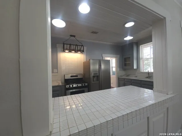 1138 W Magnolia Ave San Antonio, TX 78201