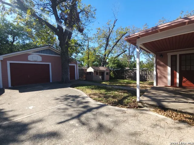 1138 W Magnolia Ave San Antonio, TX 78201
