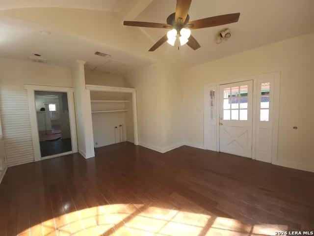 1138 W Magnolia Ave San Antonio, TX 78201