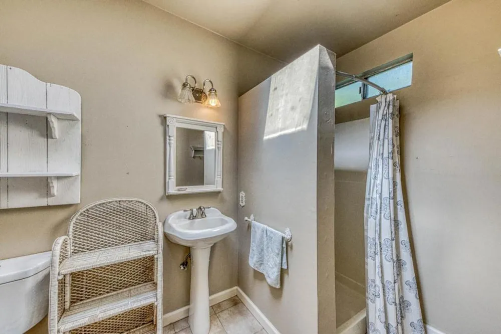 137 Maple Street Salinas, CA 93901