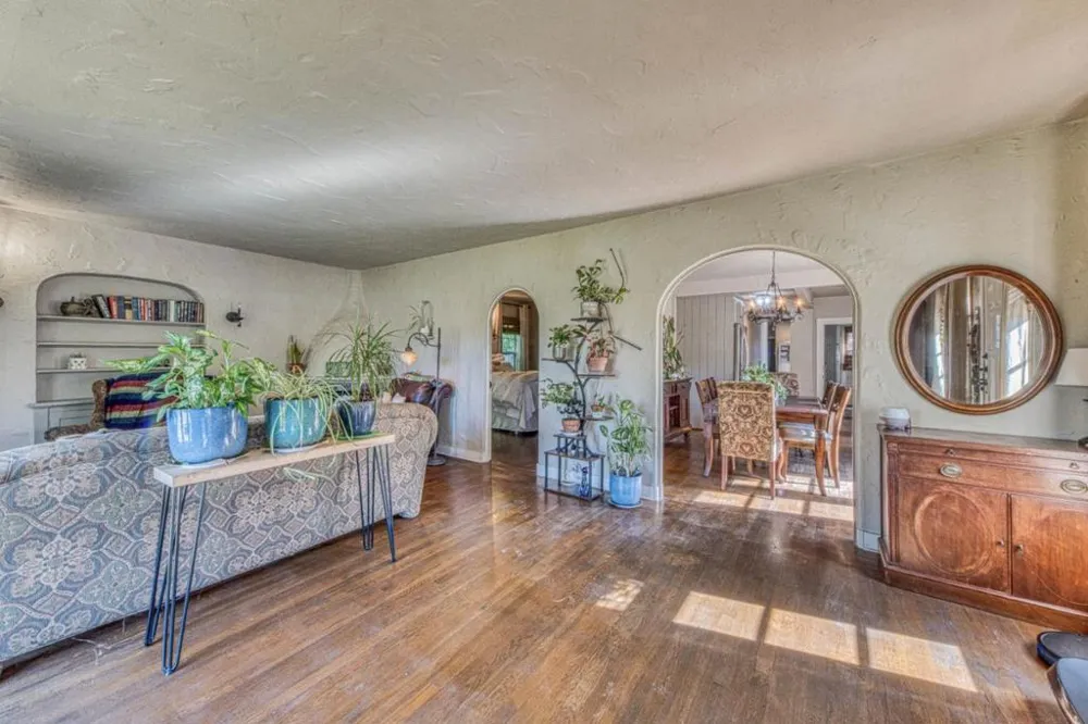 137 Maple Street Salinas, CA 93901