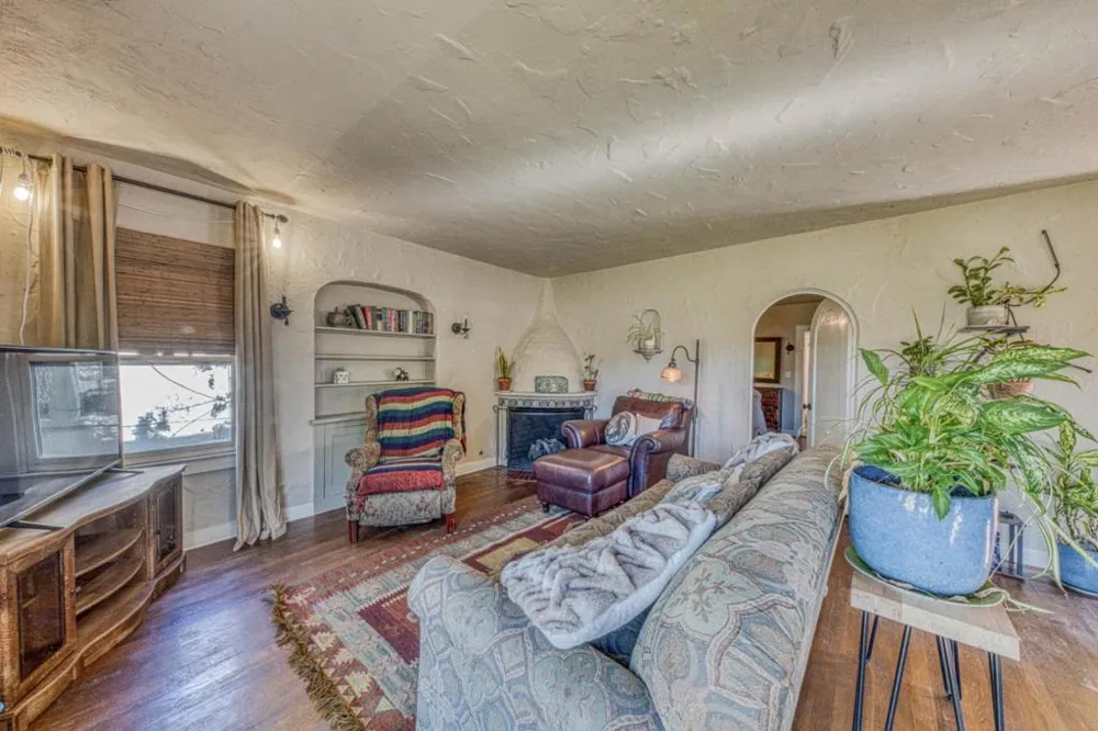 137 Maple Street Salinas, CA 93901