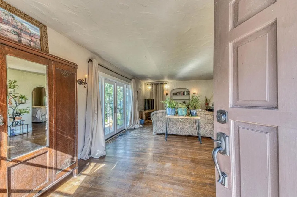 137 Maple Street Salinas, CA 93901