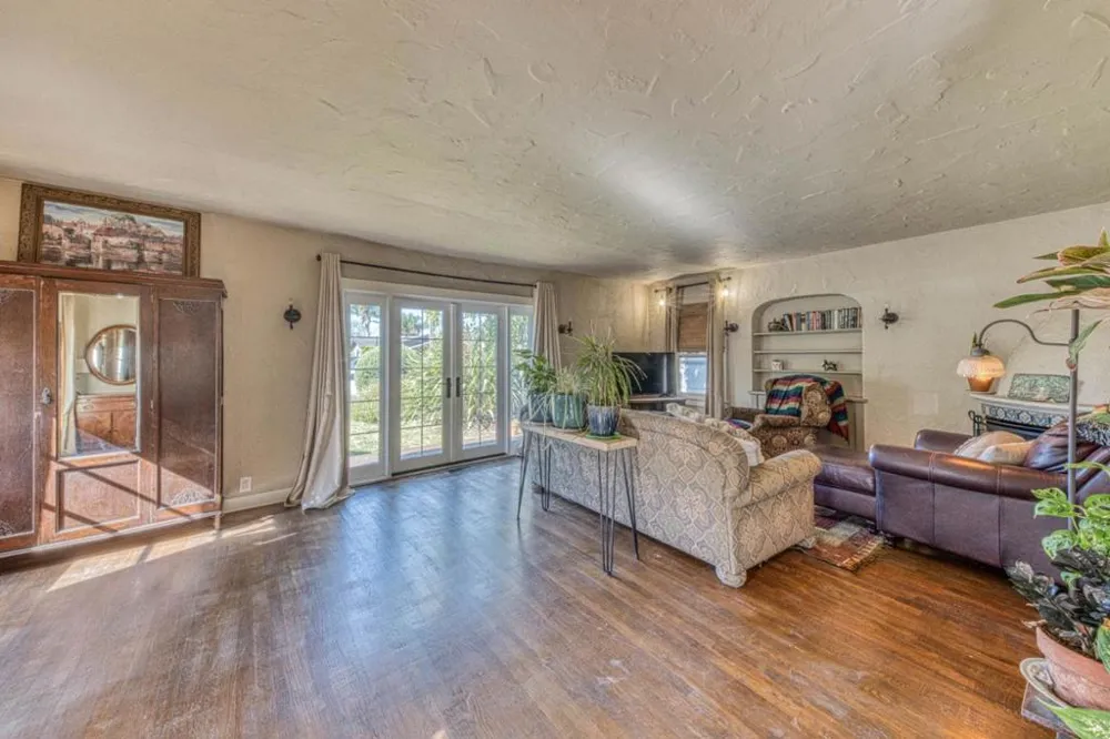 137 Maple Street Salinas, CA 93901