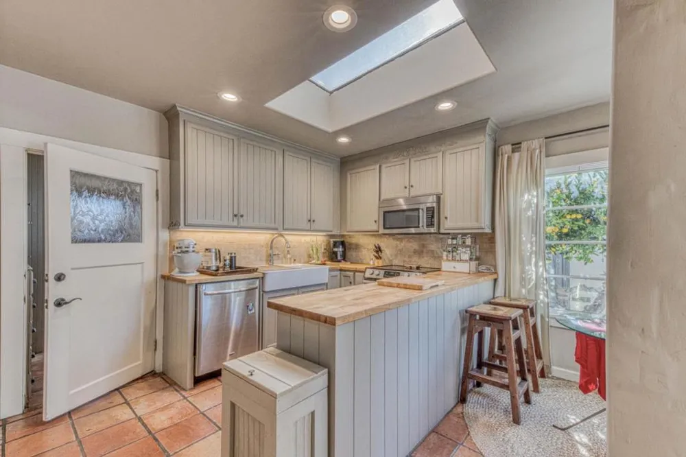 137 Maple Street Salinas, CA 93901