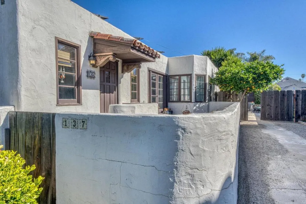 137 Maple Street Salinas, CA 93901