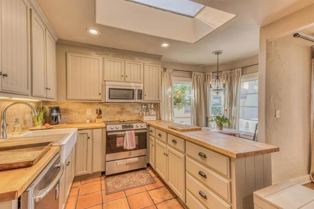 137 Maple Street Salinas, CA 93901