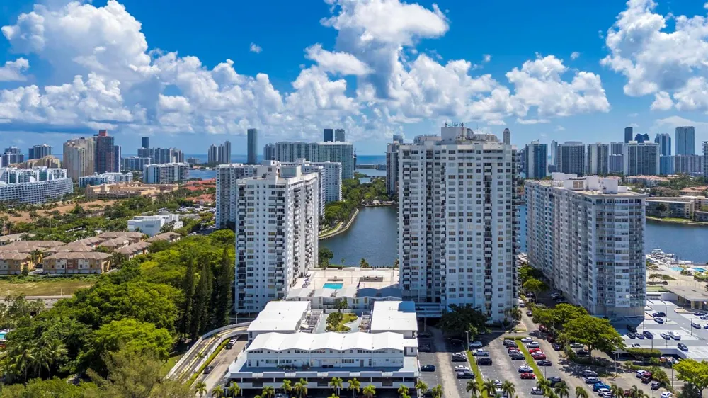 2780 NE 183rd Street #504 Aventura, FL 33160