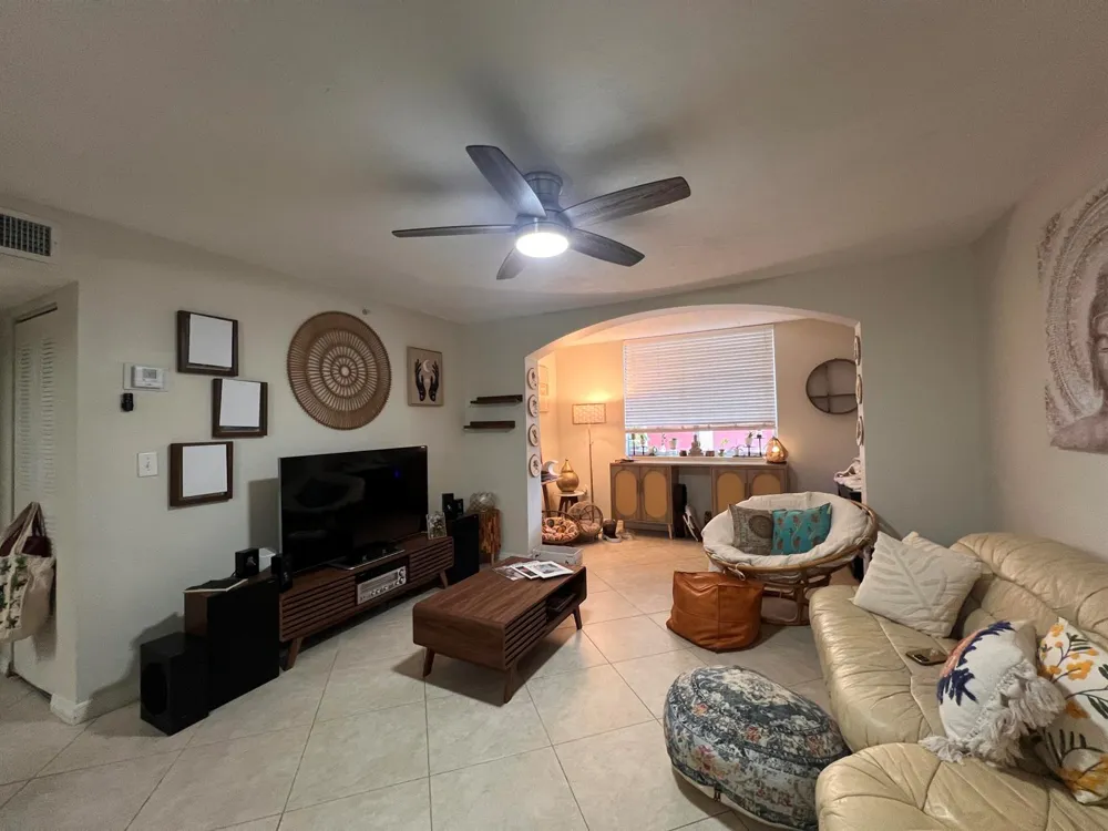 700 Scotia Drive #103 Hypoluxo, FL 33462