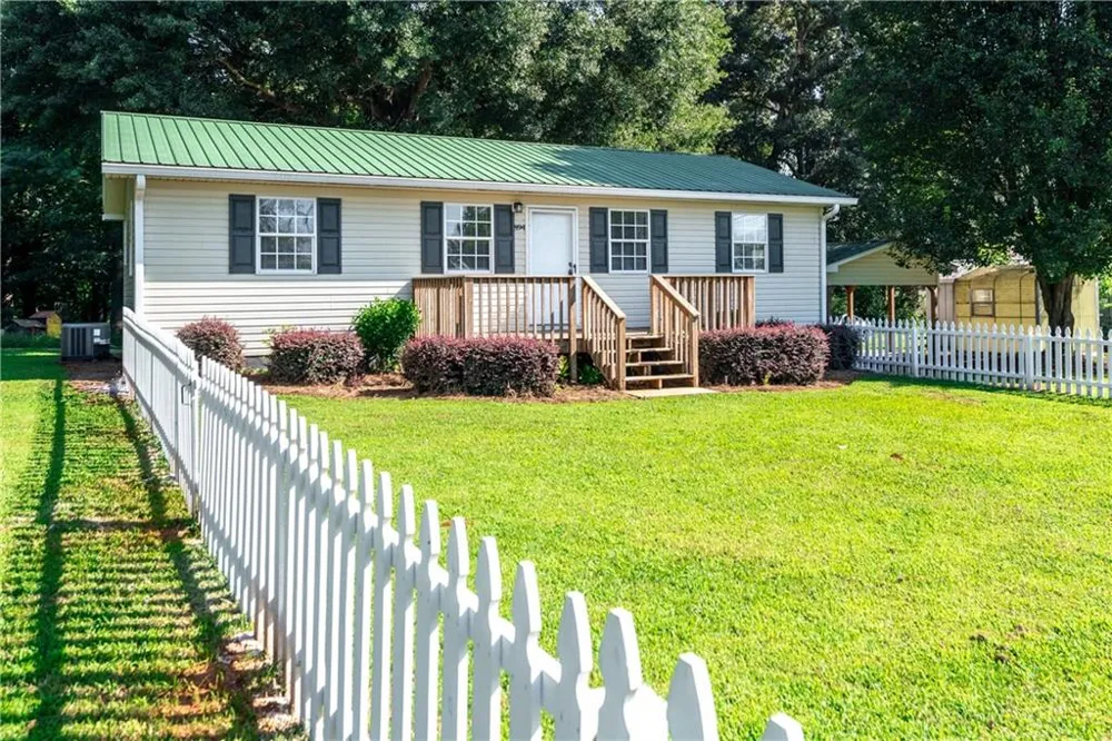 894 Lakeview Drive Nicholson, GA 30565