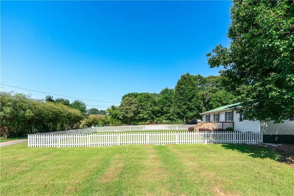 894 Lakeview Drive Nicholson, GA 30565