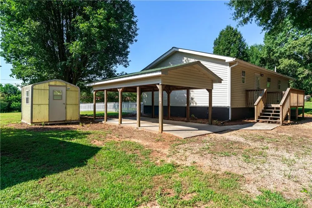 894 Lakeview Drive Nicholson, GA 30565