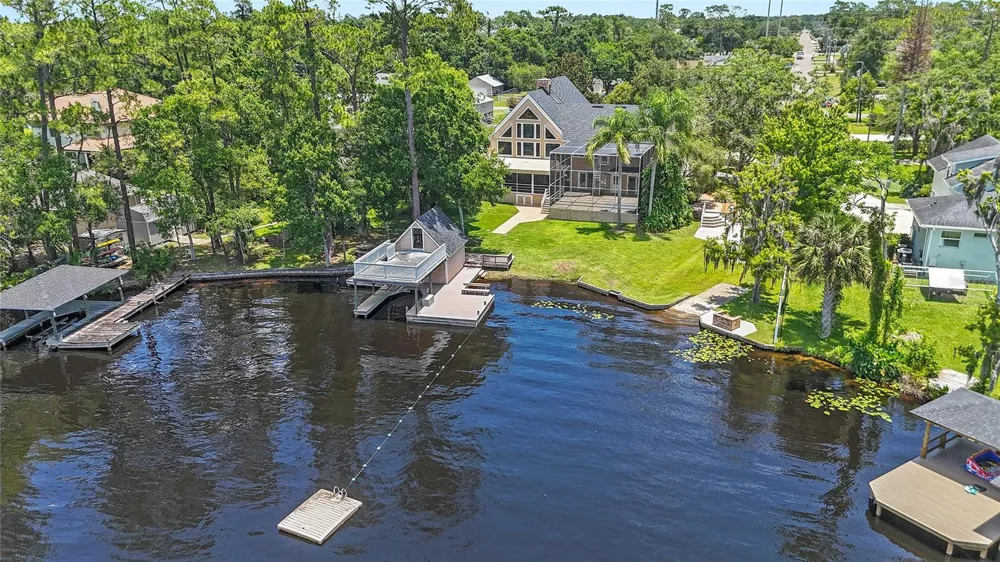240 W 7TH STREET Chuluota, FL 32766