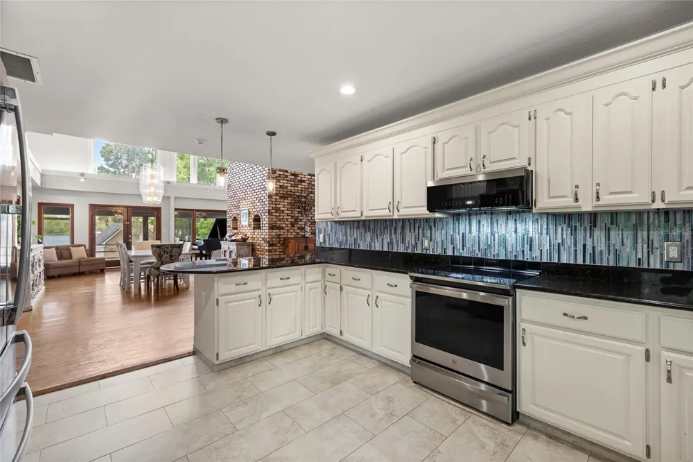 240 W 7TH STREET Chuluota, FL 32766