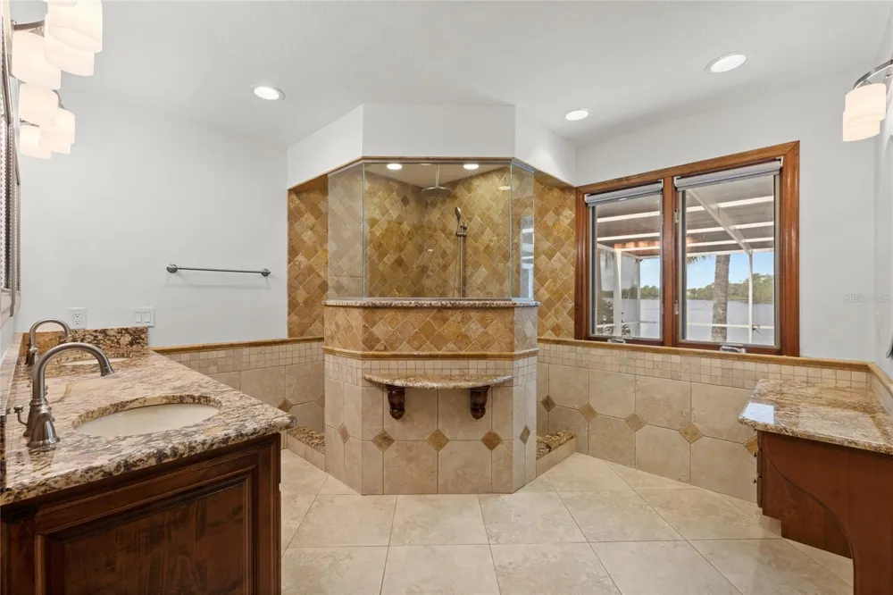 240 W 7TH STREET Chuluota, FL 32766