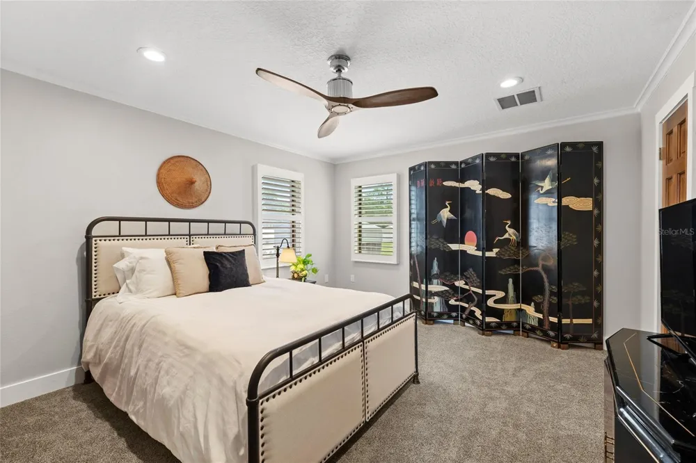 240 W 7TH STREET Chuluota, FL 32766