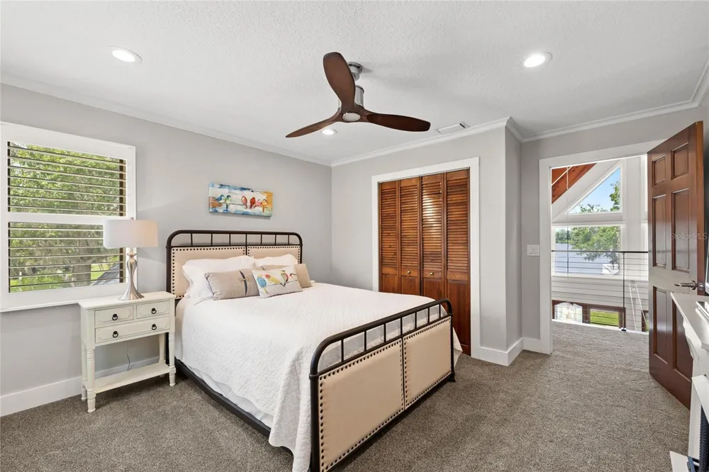 240 W 7TH STREET Chuluota, FL 32766