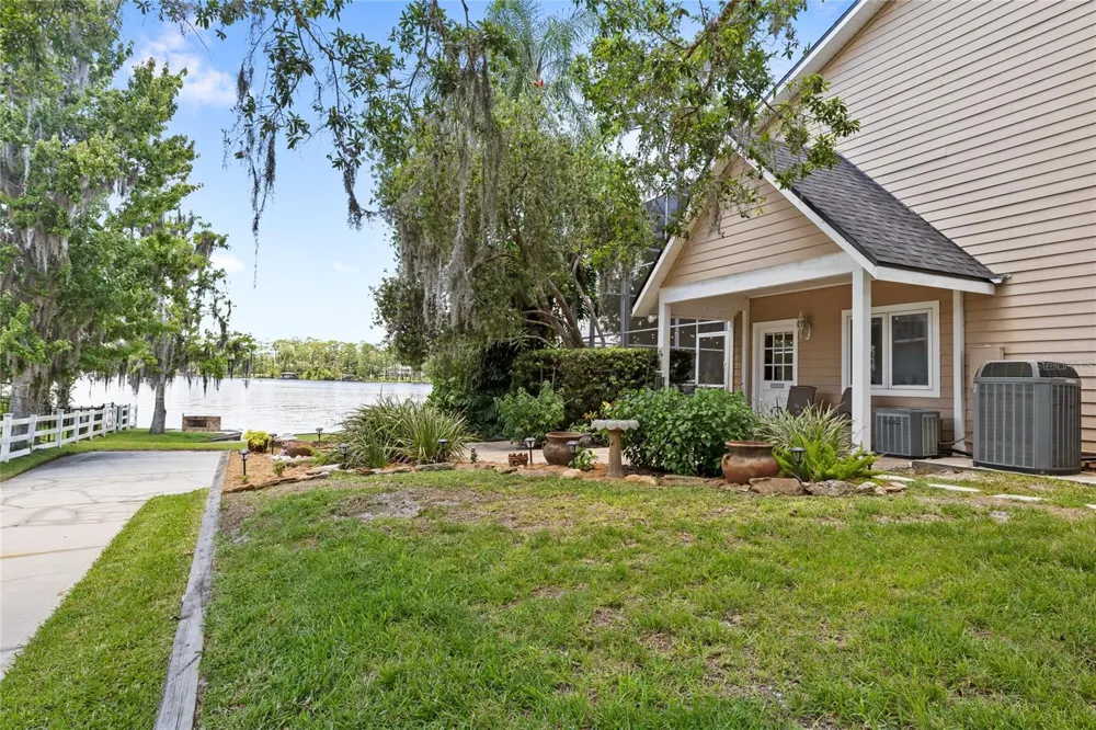 240 W 7TH STREET Chuluota, FL 32766