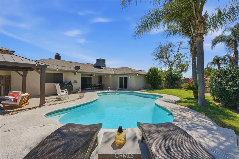 100 W Adrian Way Hanford, CA 93230