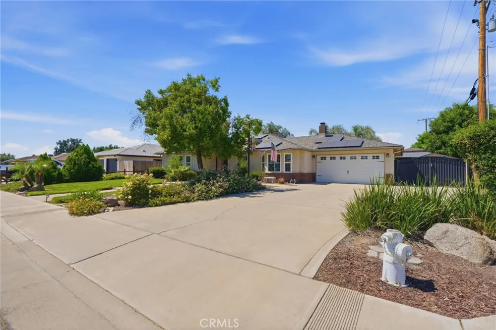 100 W Adrian Way Hanford, CA 93230