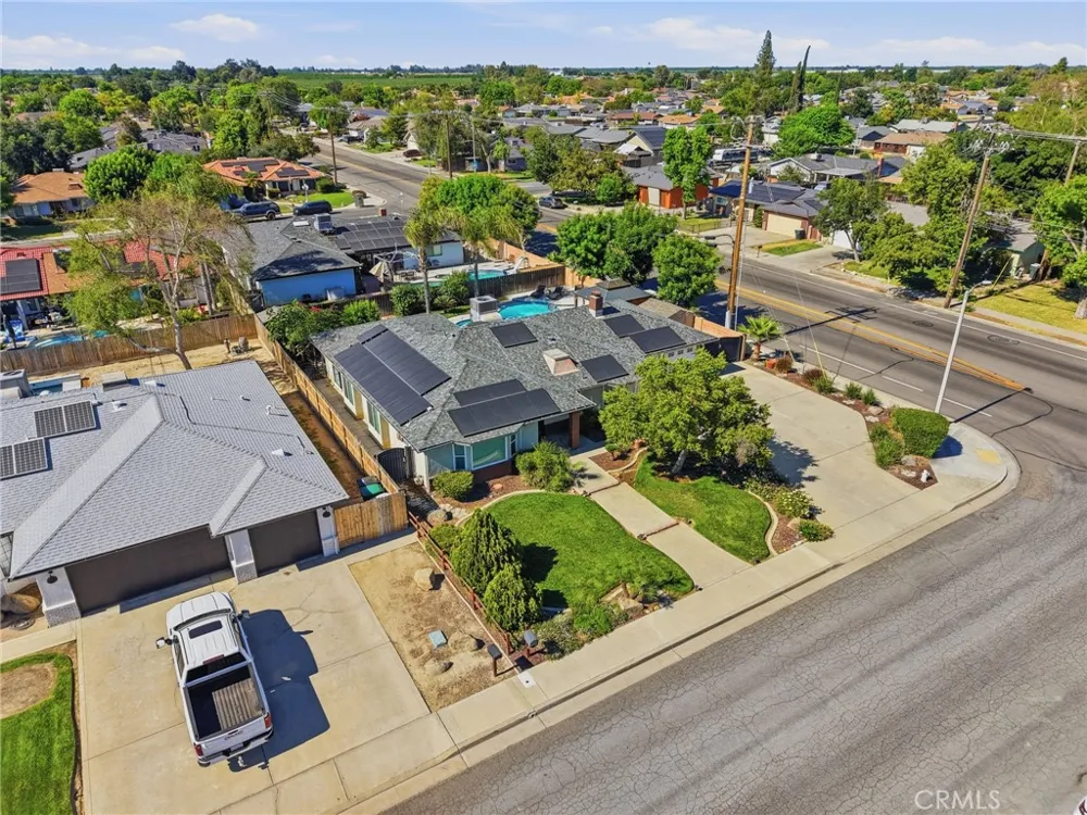 100 W Adrian Way Hanford, CA 93230
